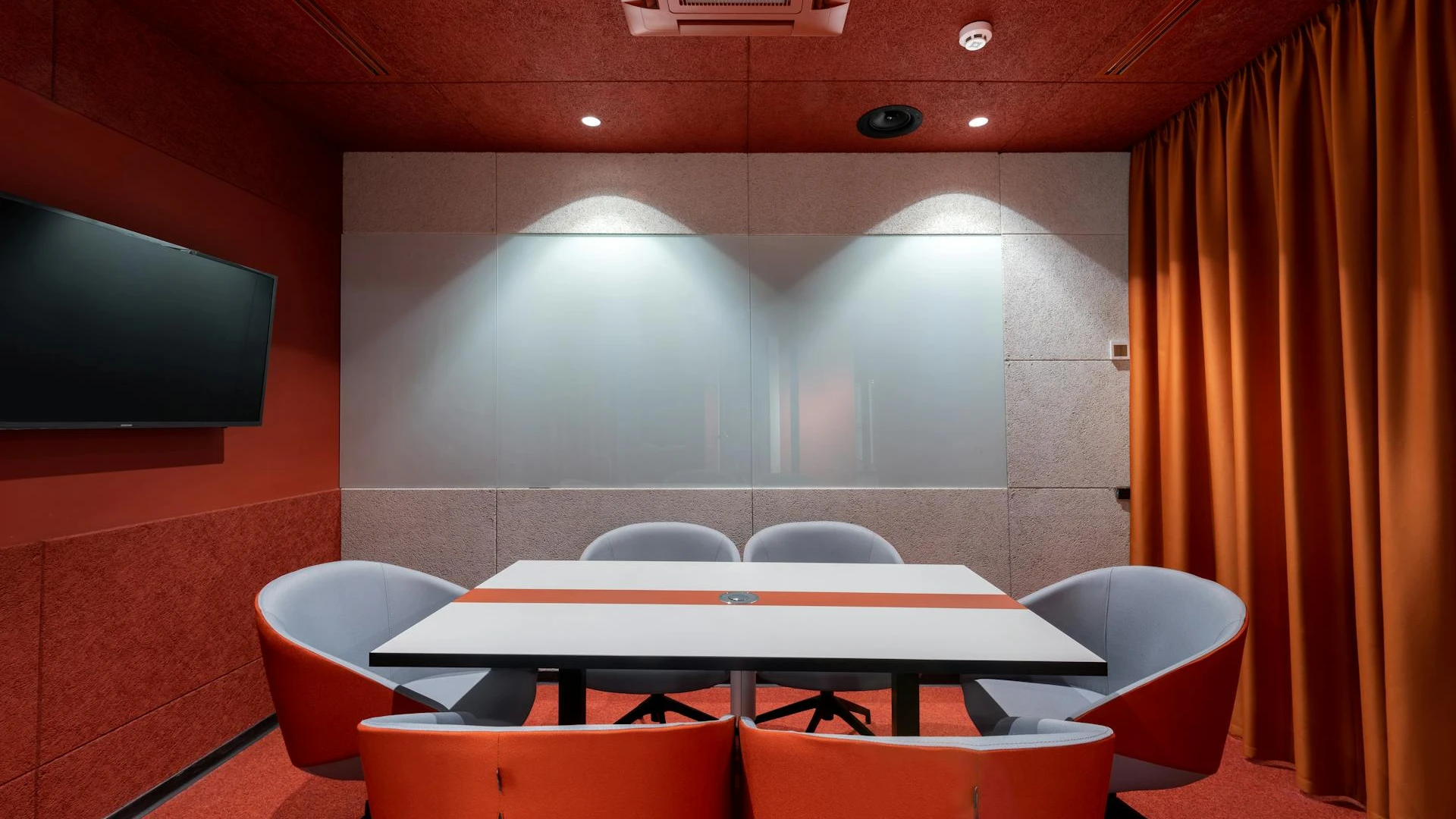 Patience and Pressure: The Competitive Mindset for Card Games